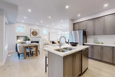 10 Pevensey Lane, ON L6C 3J2