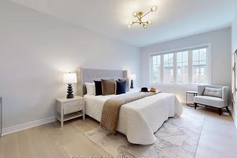 10 Pevensey Lane, ON L6C 3J2