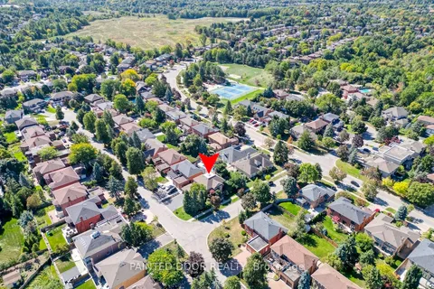 6 Colton Crescent, ON L4L 3L7