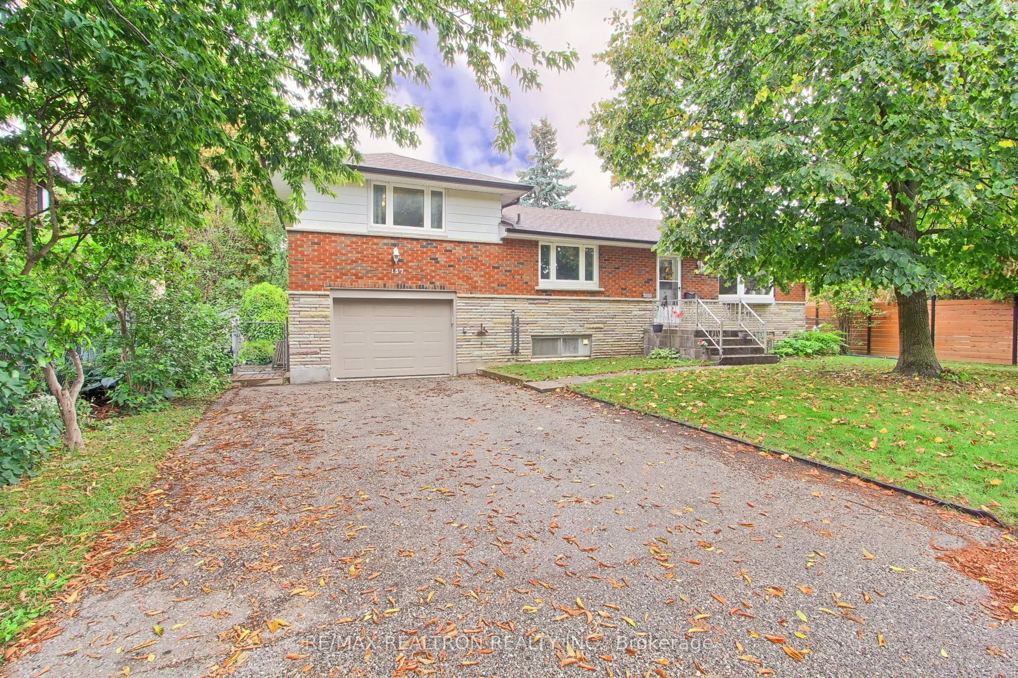 157 Maplegrove Avenue, ON L3Z 1S9