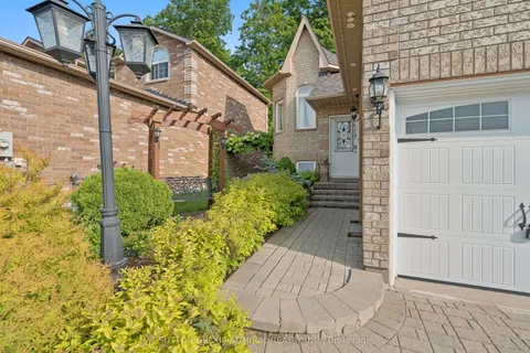 1221 Laurand Street, ON L9S 0E6