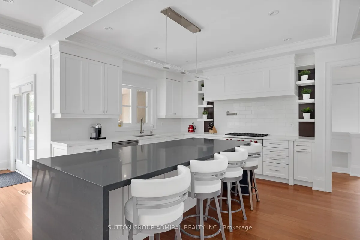 16 Flatbush Avenue, ON L4L 8K3