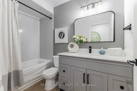 112 October Lane, ON L4G 6Z8