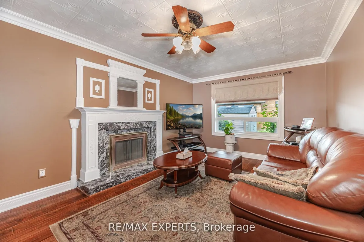 21 Williamsburg Lane, ON L4L 5C8