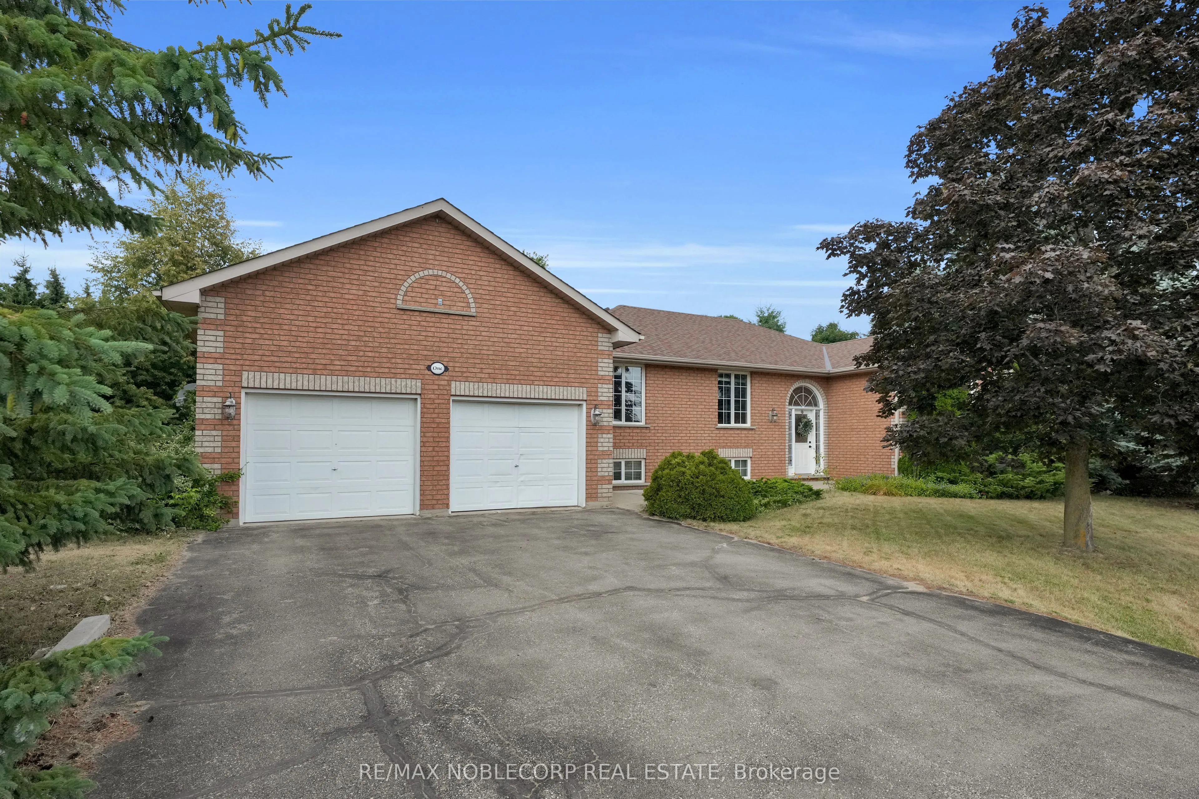 1 Dekker Street, ON L0M 1J0