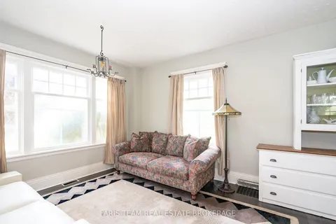 105 Barrie Street, ON L9S 2C9