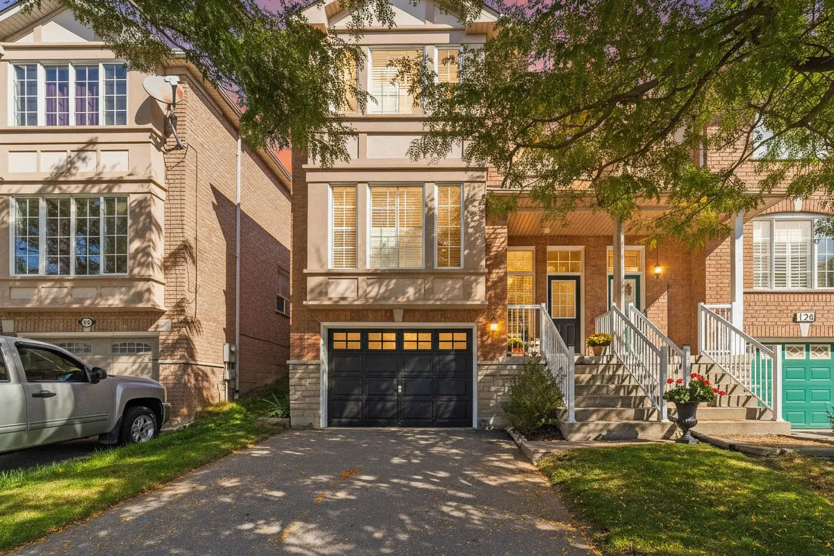 124 Foxfield Crescent, ON L4K 5E7