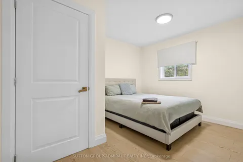 2059 Northern Avenue, ON L9S 1Z4