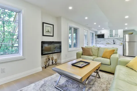 101 Roy Harper Avenue, ON L4G 0V5