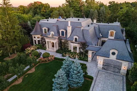 121 Rebecca Court, ON L6A 1G2