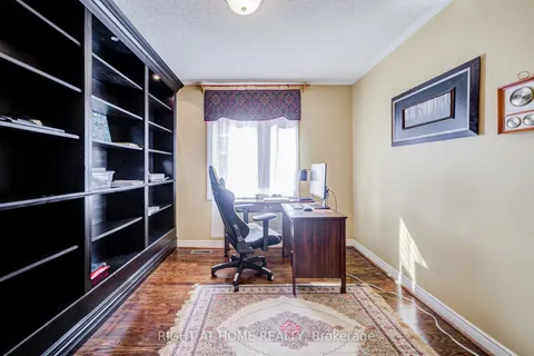 128 Carlyle Crescent, ON L4G 6P7