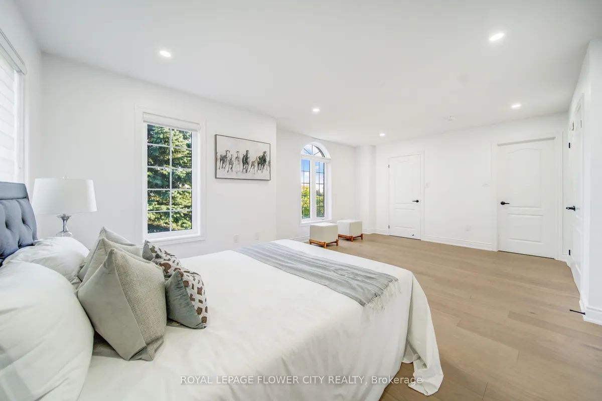 57 St Nicholas Crescent, ON L4H 3E5