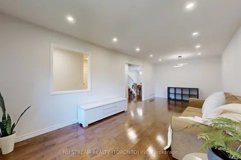 95 Madsen Crescent, ON L3R 4P2