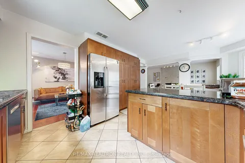 98 Charing Crescent, ON L4G 6P5