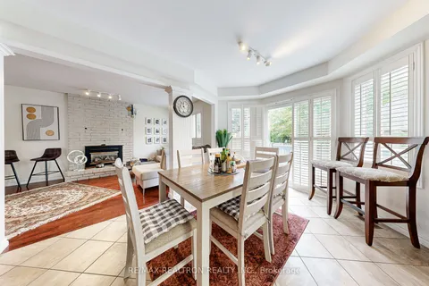 98 Charing Crescent, ON L4G 6P5