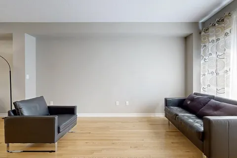 8 Moonseed Lane, ON L4E 1E7