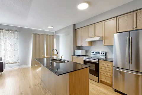 8 Moonseed Lane, ON L4E 1E7