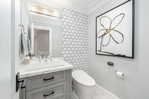 38 Beckenridge Drive, ON L3S 2V7