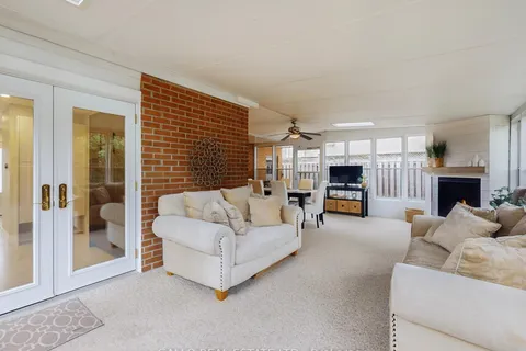 17 Sir Caradoc Place, ON L3P 2X5