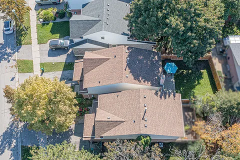 134 Walton Drive, ON L4G 3K4