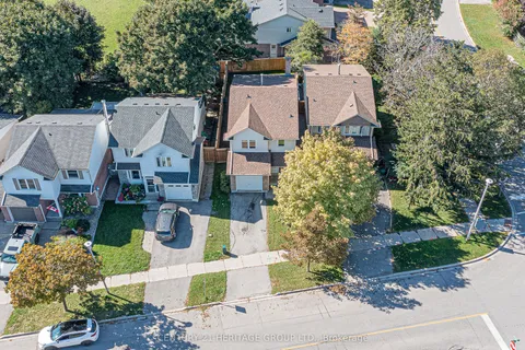 134 Walton Drive, ON L4G 3K4