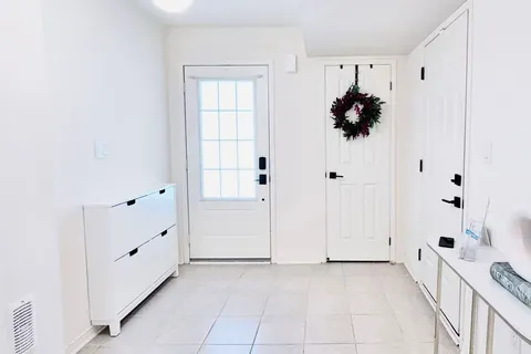 14 McGrath Avenue, ON L4S 0K5