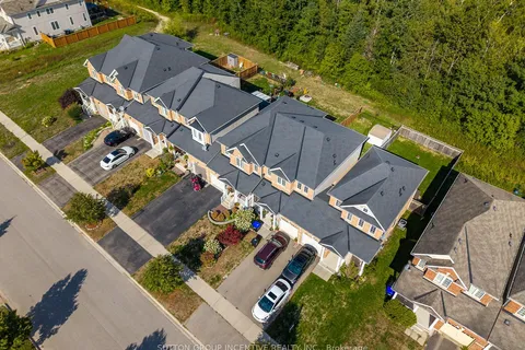 105 COLLIER Crescent, ON L0M 1B5