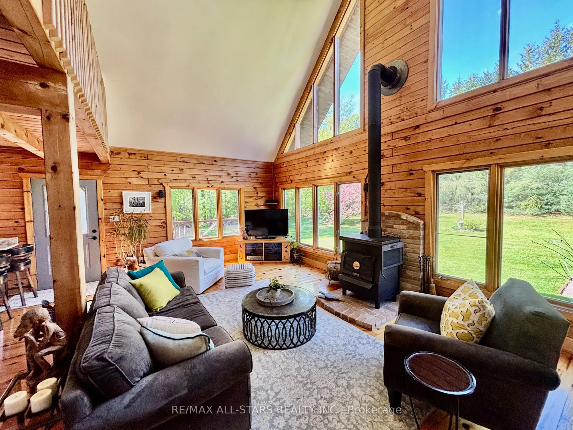 11590 17th Side Road, ON L0C 1H0