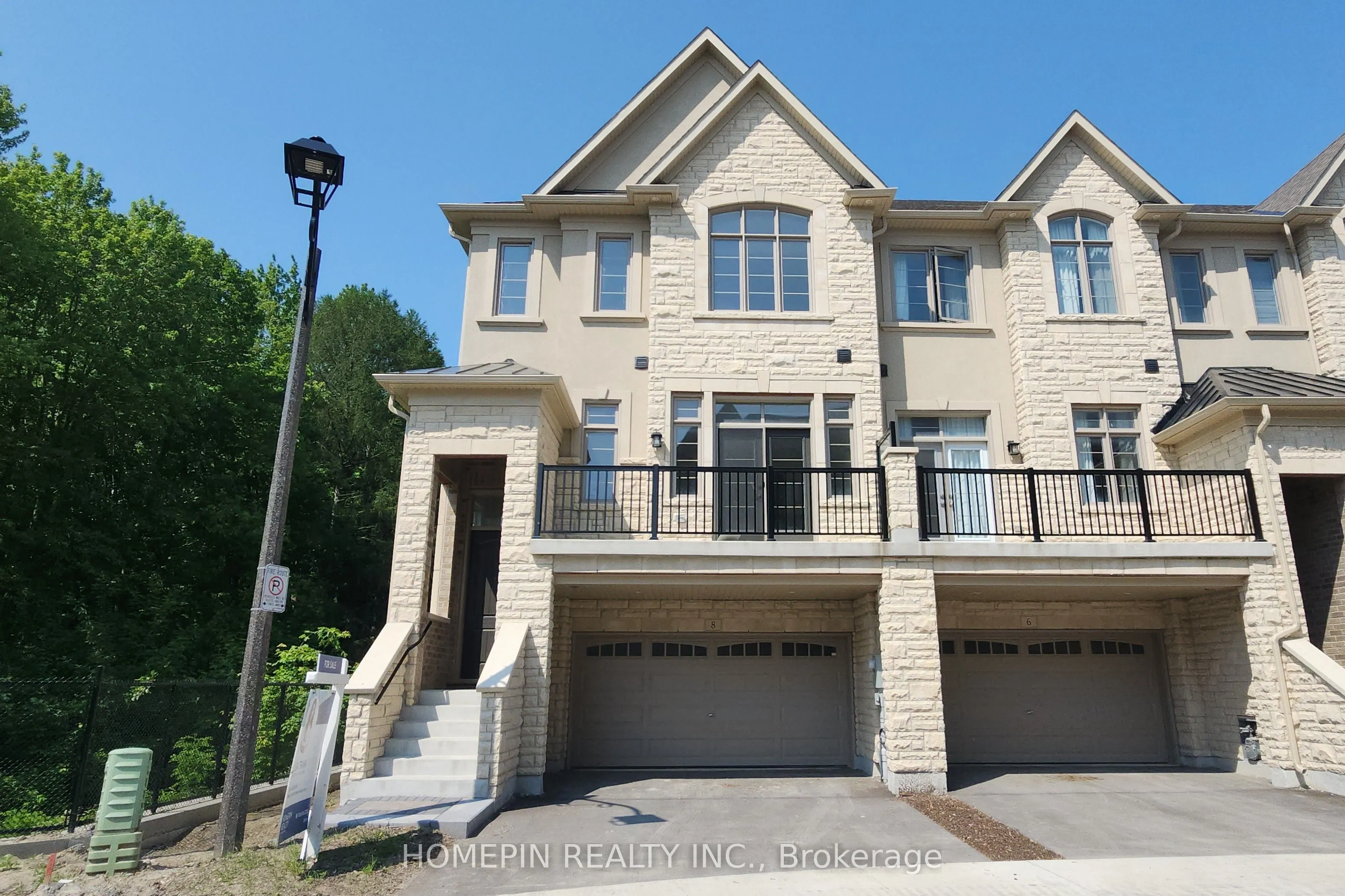 8 Gardeners Lane, ON L6C 3L5