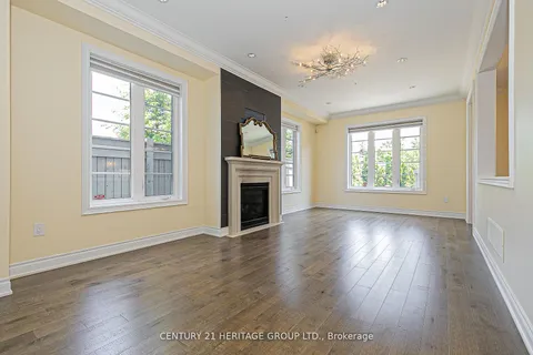 2 Roy Harper Avenue, ON L4G 0V4