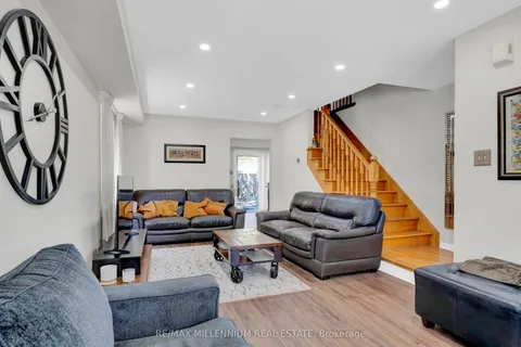 10 Mainland Crescent, ON L6A 3G3