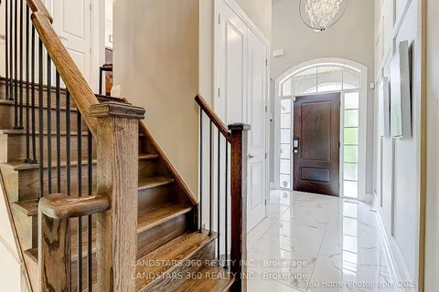 27 Duncombe Lane, ON L4C 1C2