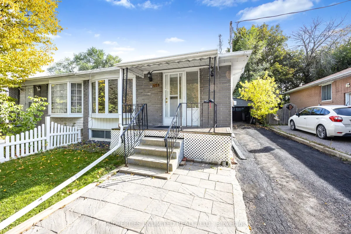 228 Penn Avenue, ON L3Y 2S5