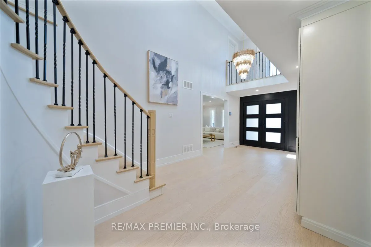 157 Jeanne Drive, ON L4L 1X8