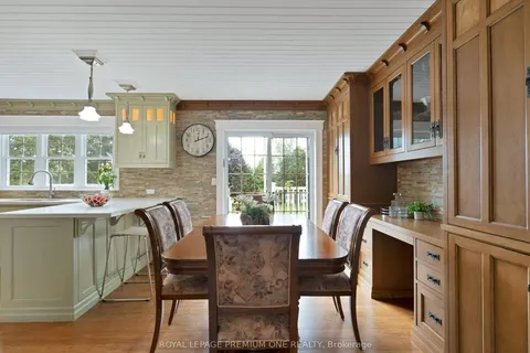 6921 4th Line, ON L0G 1W0