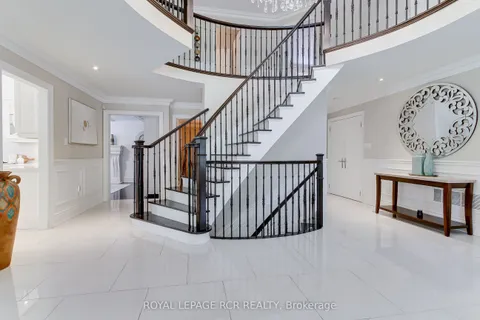 646 Brooker Ridge, ON L3X 1V7