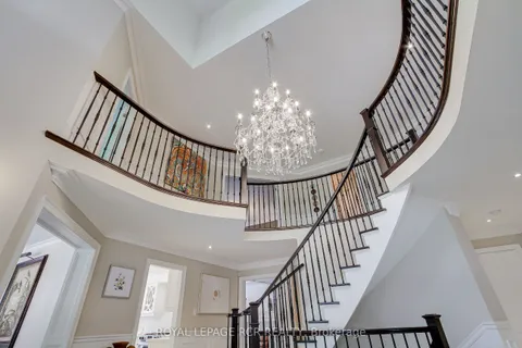 646 Brooker Ridge, ON L3X 1V7