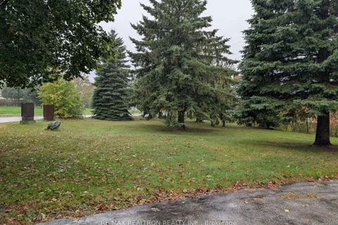 28 Lakeland Crescent, ON L4E 2Z8