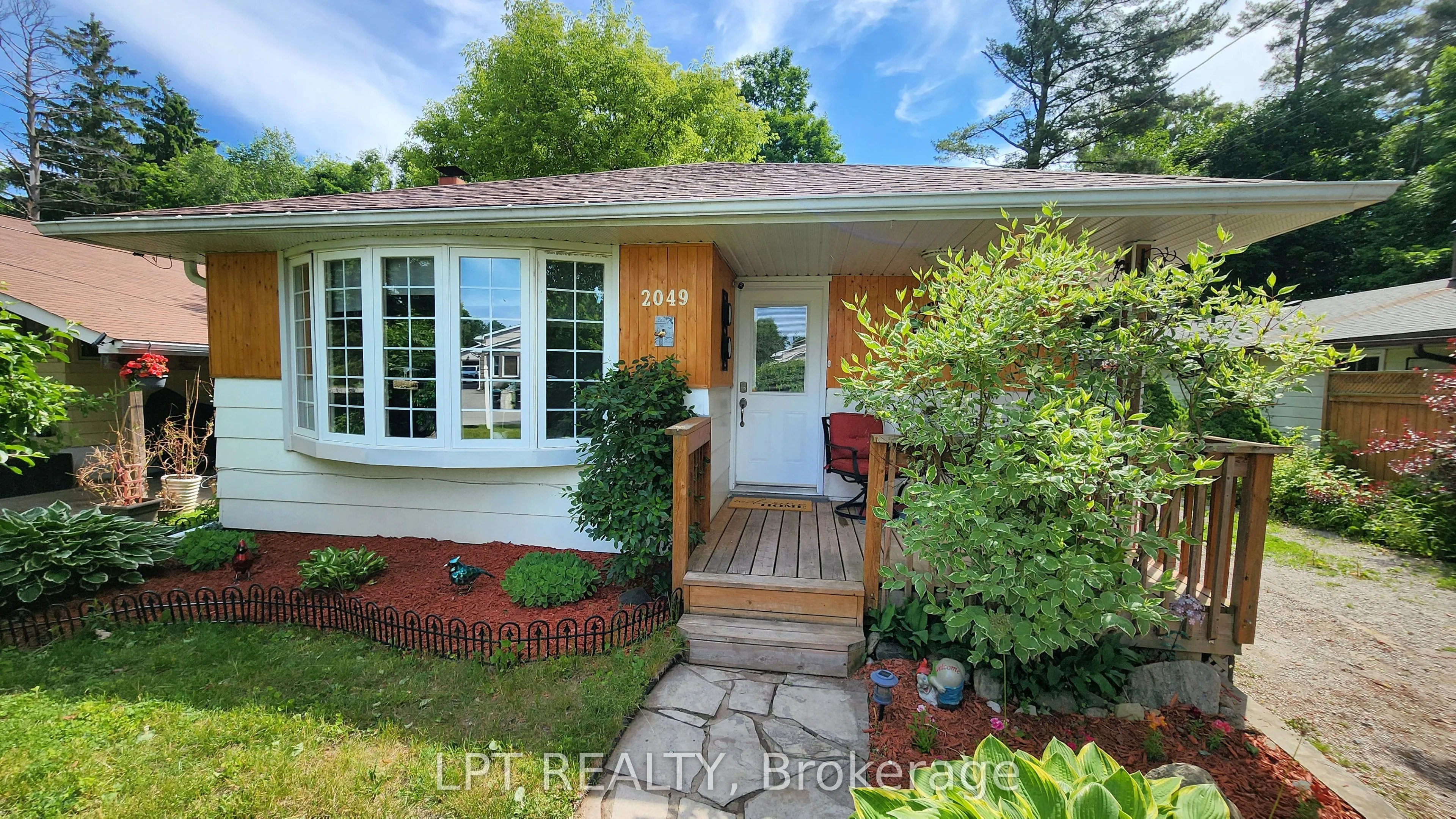 2049 Northern Avenue, ON L9S 1Z4