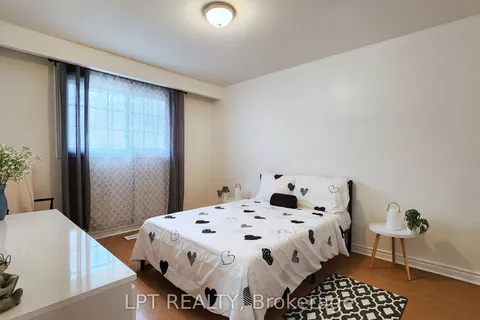 2049 Northern Avenue, ON L9S 1Z4