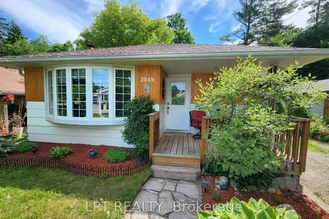 2049 Northern Avenue, ON L9S 1Z4