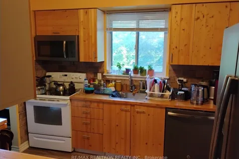 36 Lakeland Crescent, ON L4E 2Z9