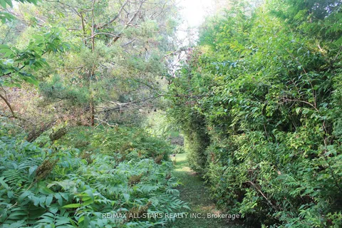 40-A Riverglen Drive, ON L4P 2R1