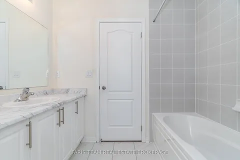 6 Cliff Thompson Court, ON L0E 1R0