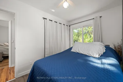 40 Riverglen Drive, ON L4P 2R1