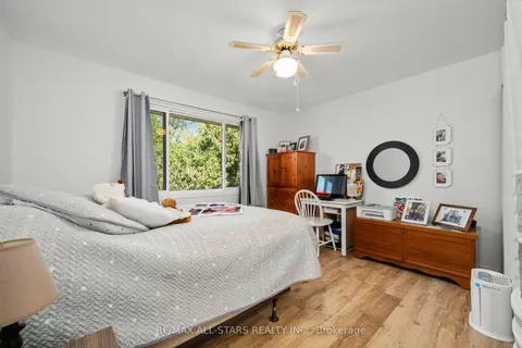 40 Riverglen Drive, ON L4P 2R1