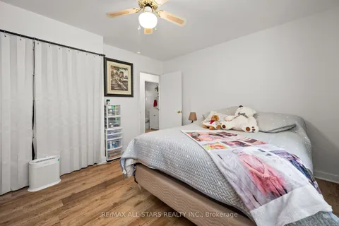 40 Riverglen Drive, ON L4P 2R1