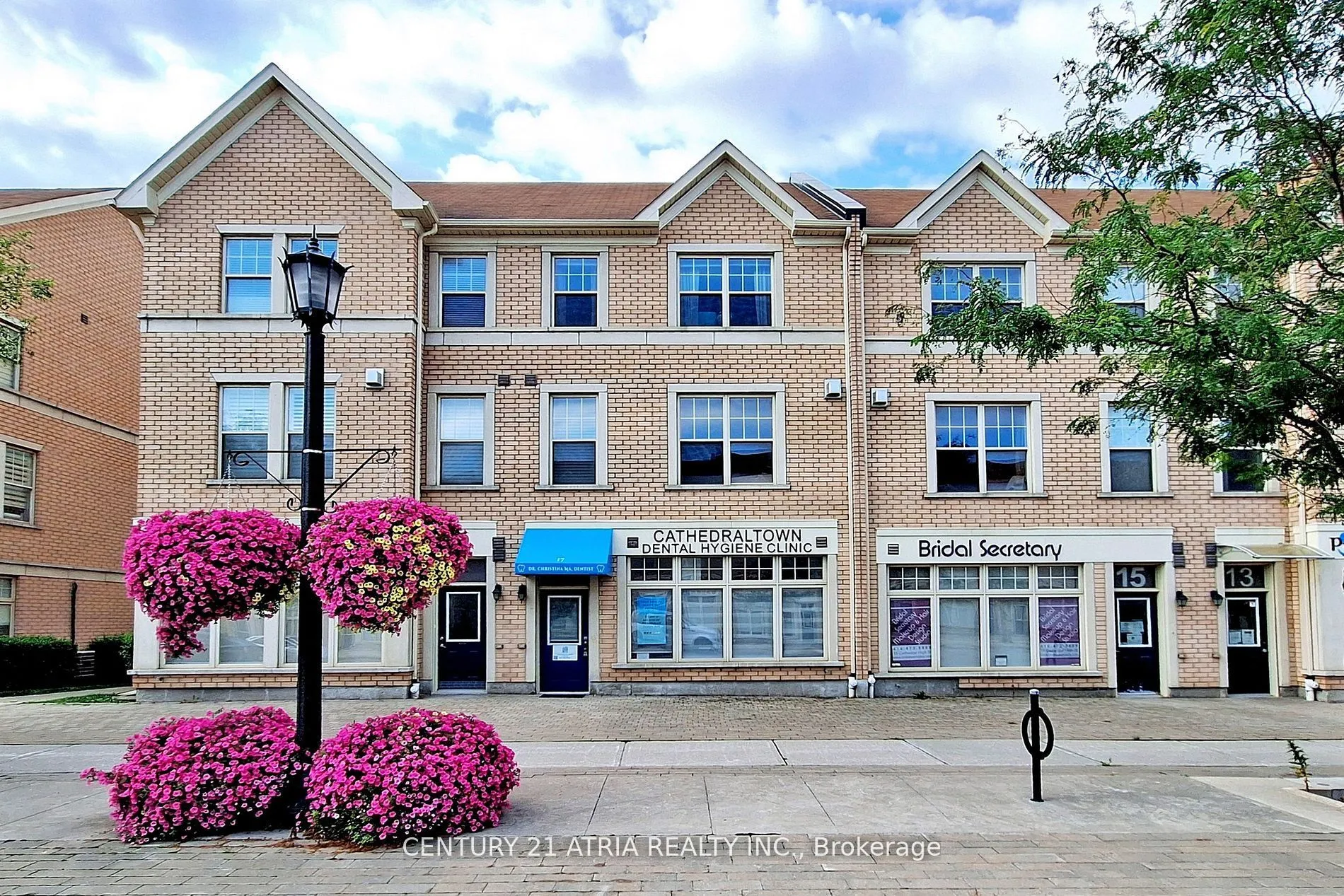 17 Cathedral High Street, ON L6C 0N9