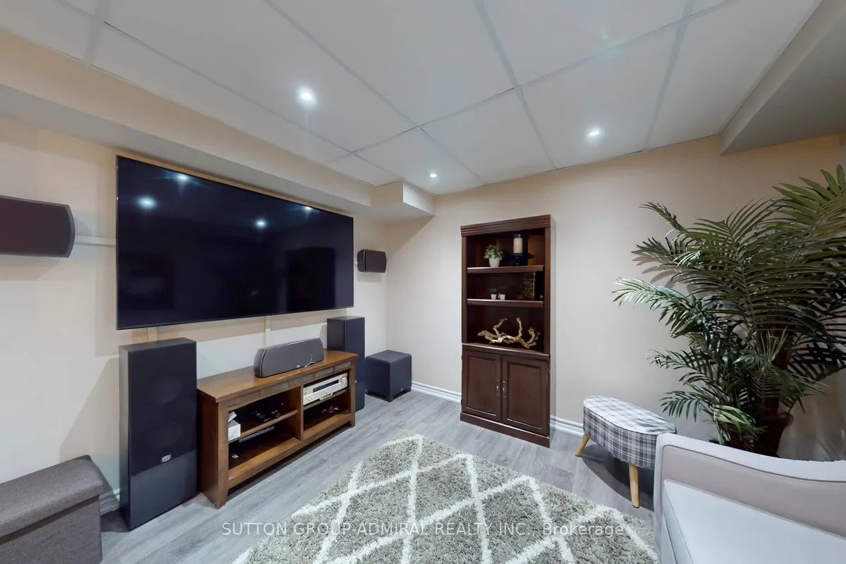 222 Hollywood Hill Circle, ON L4H 2P7