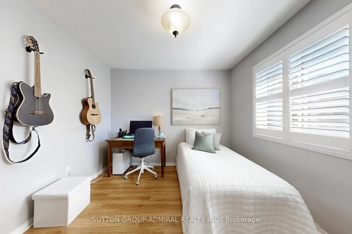 222 Hollywood Hill Circle, ON L4H 2P7